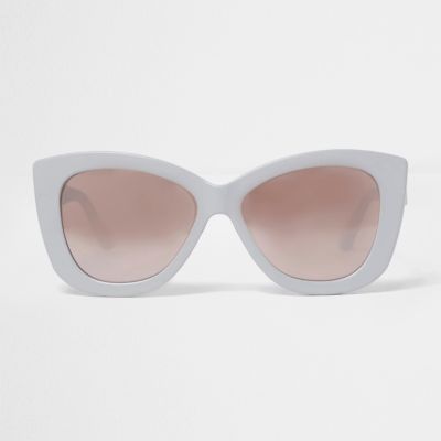 Light grey cat eye sunglasses